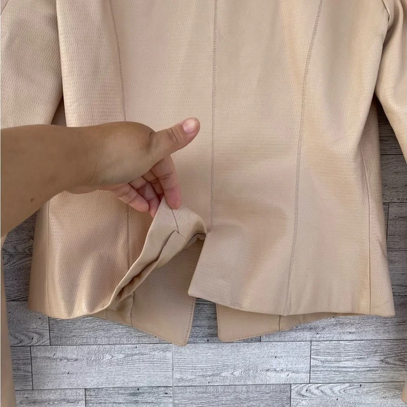 MaxMara leather jacket ruffle collar size 4 - Picture 8 of 15